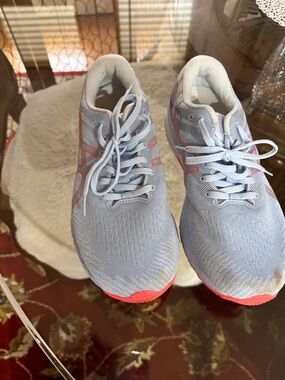 Light Blue Women's Running Sneakers with Coral Accents